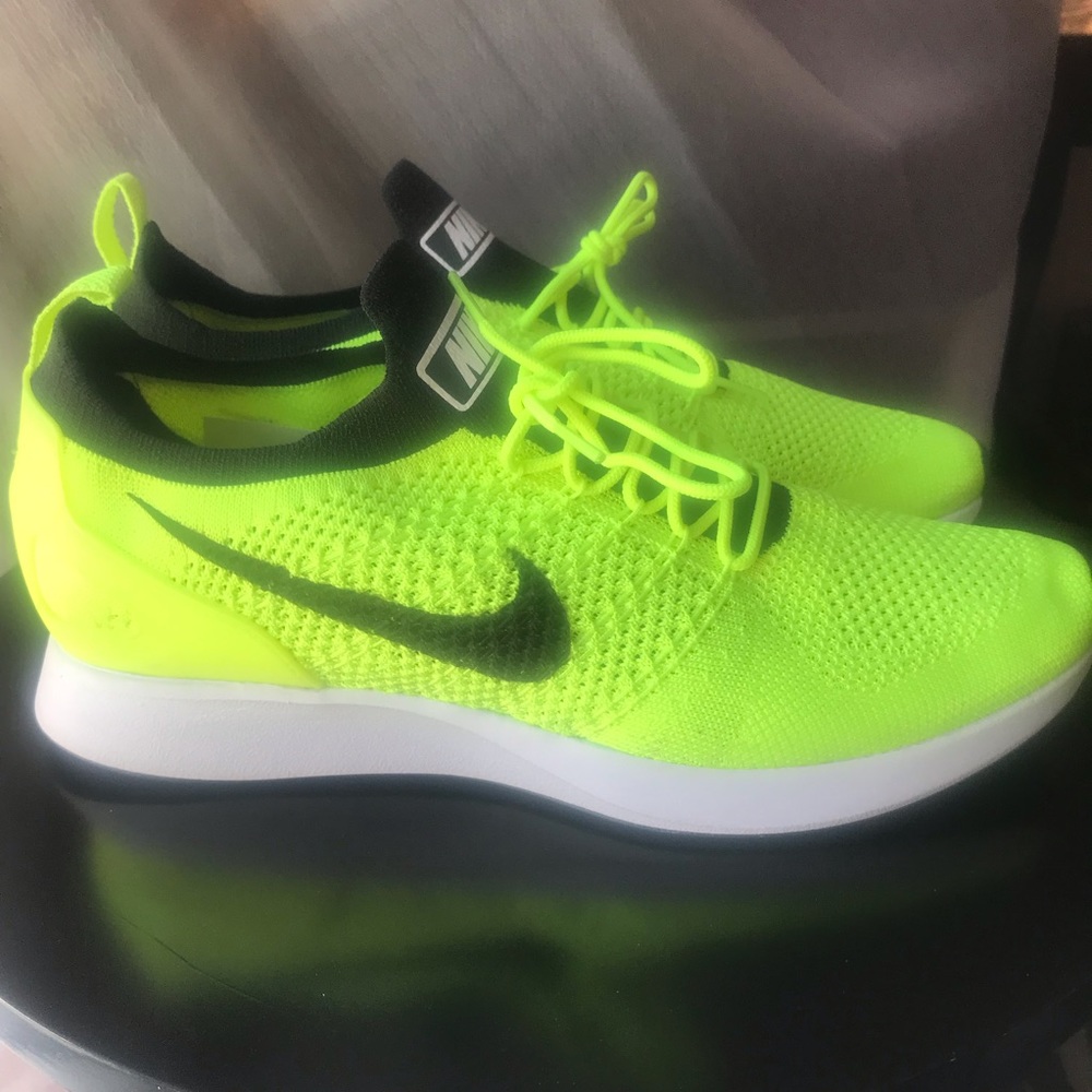 Men’s Nike Air Zoom Mariah Flyknit Racer Volt - Picture 3 of 8